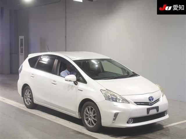 30744 Toyota Prius alpha ZVW41W 2013 г. (JU Aichi)